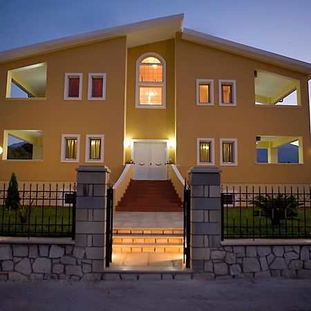 Villa Clio Arménoi Rum bild