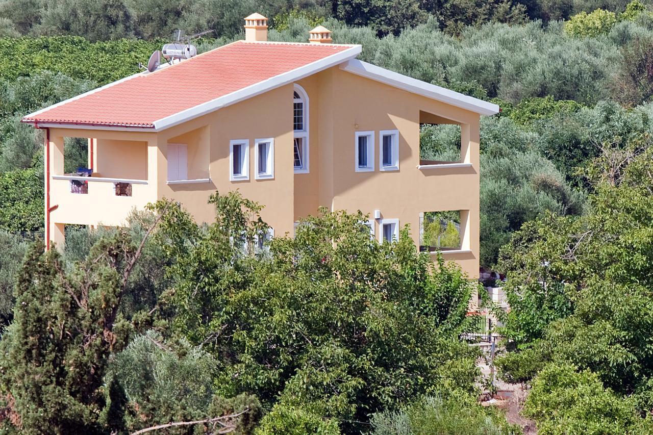 Villa Clio Arménoi Rum bild